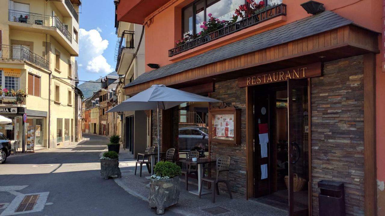 Hostal Talabart Les Exteriör bild