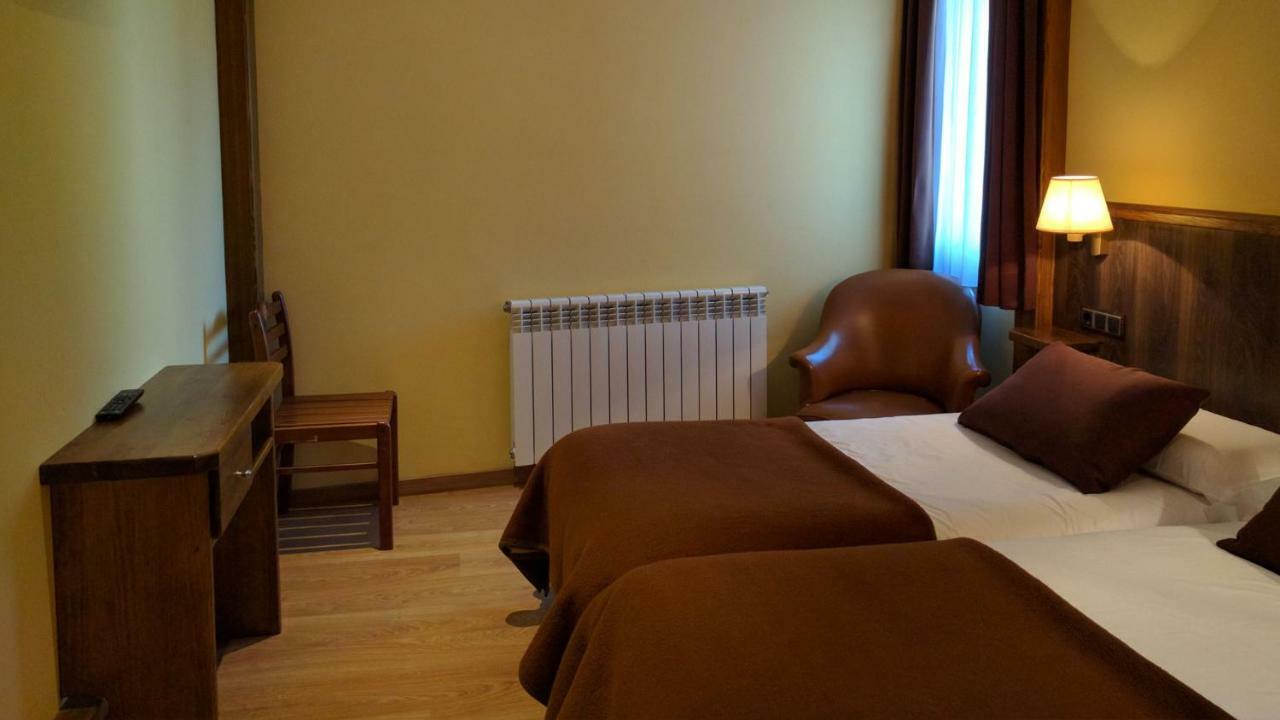 Hostal Talabart Les Exteriör bild