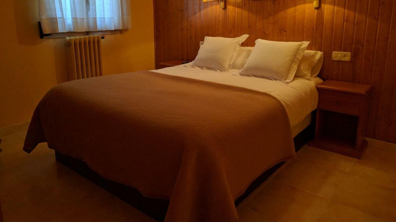 Hostal Talabart Les Exteriör bild